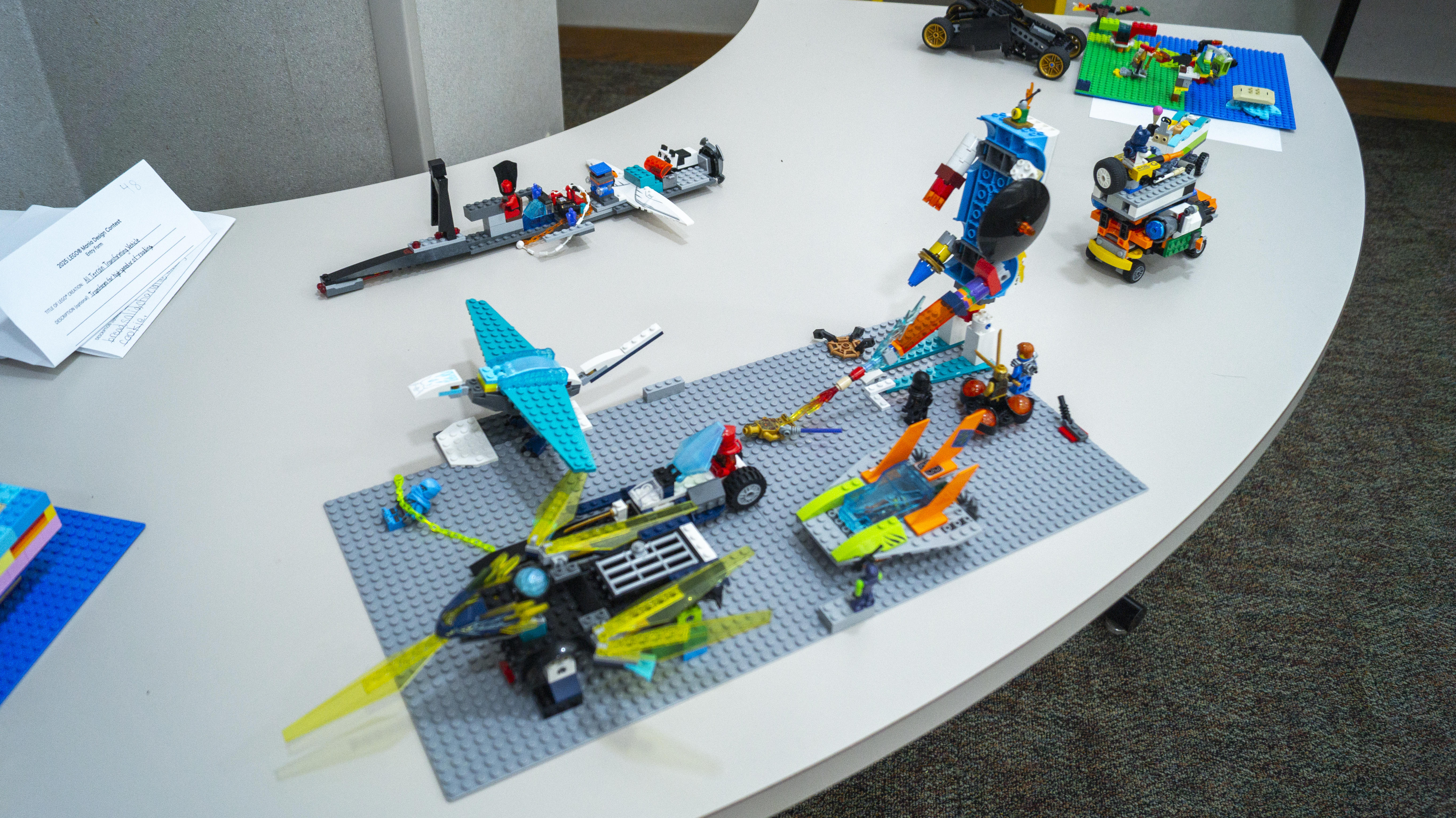 A scene of robots fighting made out of Legos